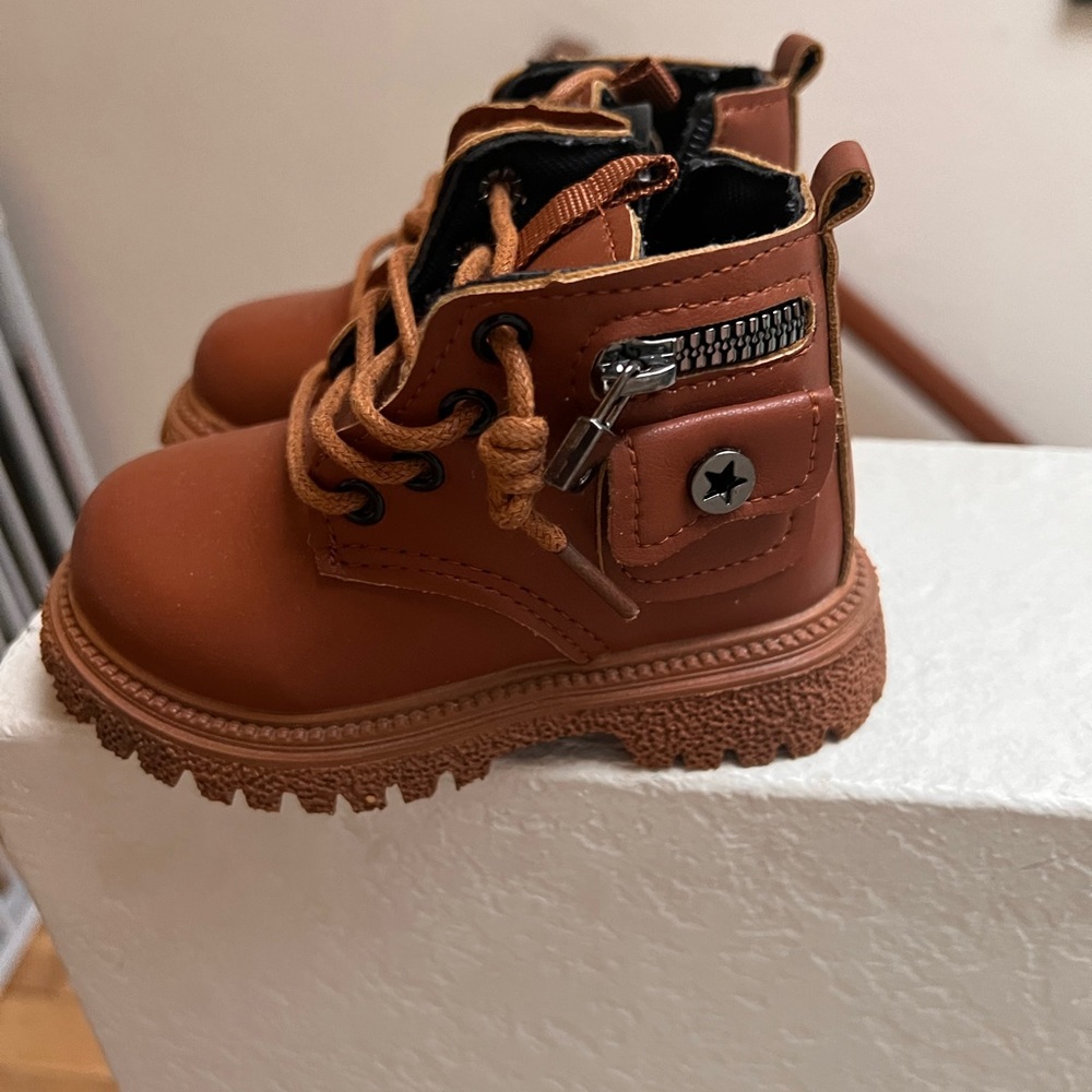 Brown toddler boots with zipper on the side